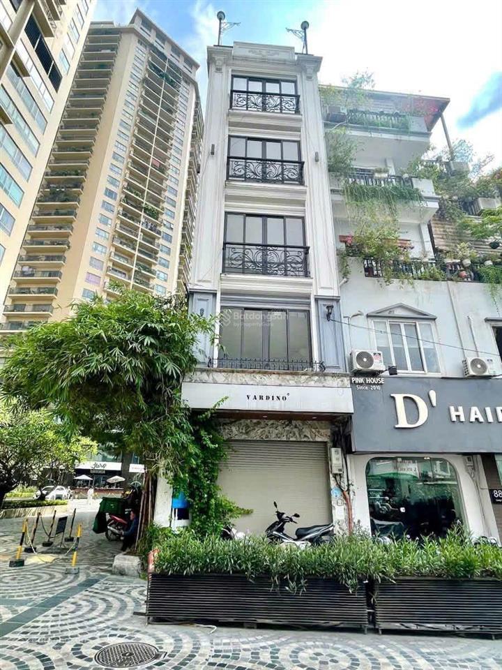 Mặt phố láng hạ  tài chính 21 tỷ vừa phải  lô góc 6 tầng thang máy  khu vip đống đa