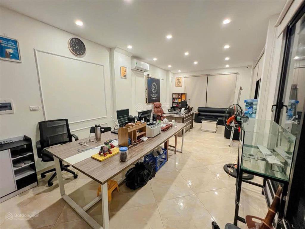 Mặt phố láng hạ  tài chính 21 tỷ vừa phải  lô góc 6 tầng thang máy  khu vip đống đa