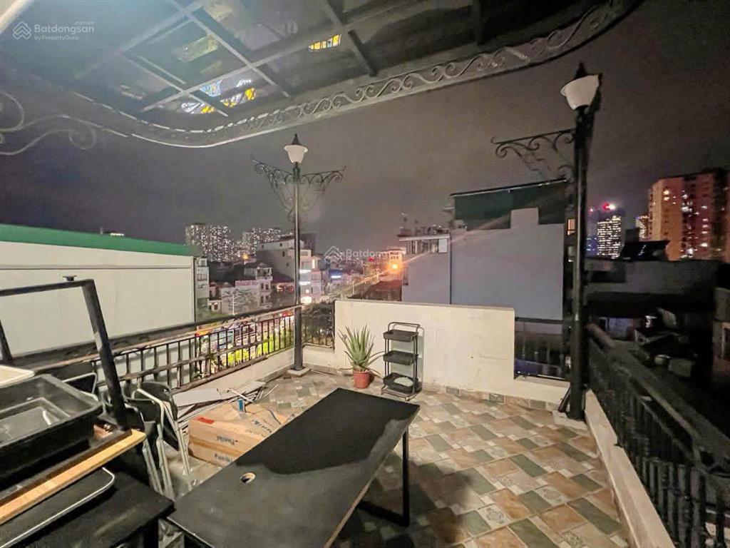 Mặt phố láng hạ  tài chính 21 tỷ vừa phải  lô góc 6 tầng thang máy  khu vip đống đa