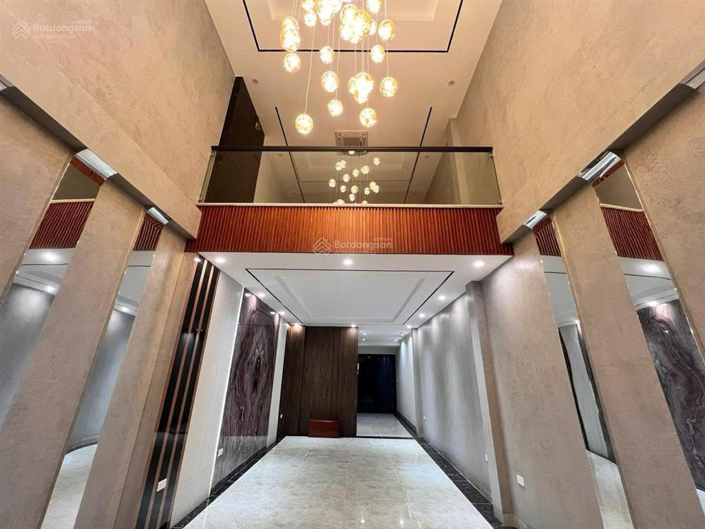Phân lô quân đội  nhà 7 tầng mới 100%  thang máy  mặt trước ô tô tránh, vỉa hè  giá đẹp
