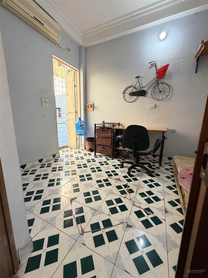 Bán nhà ngõ chợ khâm thiên, đống đa  5 tầng, 2 thoáng  giá 3.6 tỷ