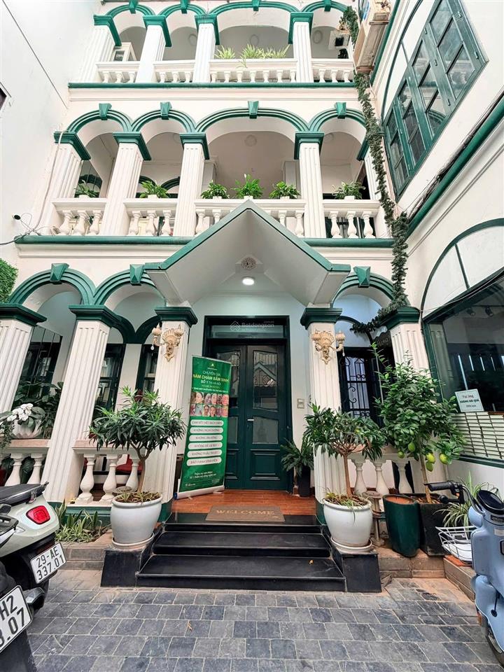 Bán nhà phố tôn đức thắng, đống đa  dt 100m2, 3.5 tầng, mt 9.2m  có sân  cách phố 20m