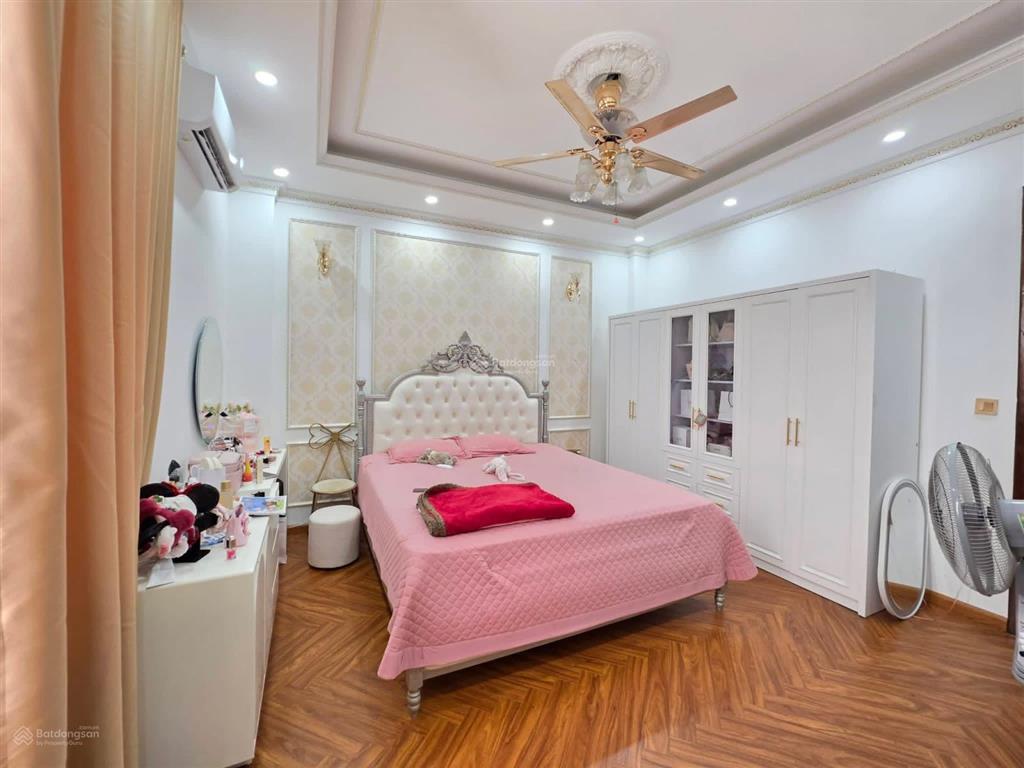Việt hưng, long biên  95m2, 5 tầng, mt 6m  nhà dân xây, thang máy, full nội thất  giá đẹp
