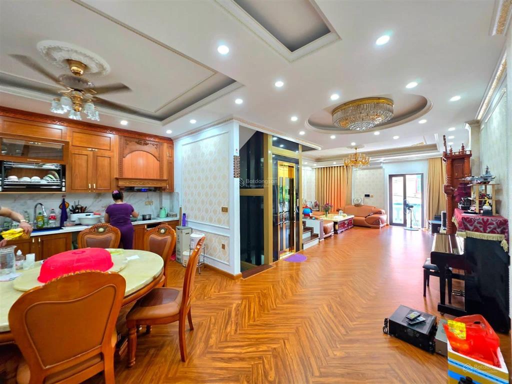 Việt hưng, long biên  95m2, 5 tầng, mt 6m  nhà dân xây, thang máy, full nội thất  giá đẹp