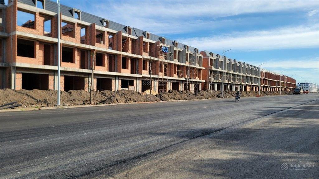 Bán shophouse view đẹp tại đồng xoài, 4,5 tỷ, 250m2, nhiều tiện ích