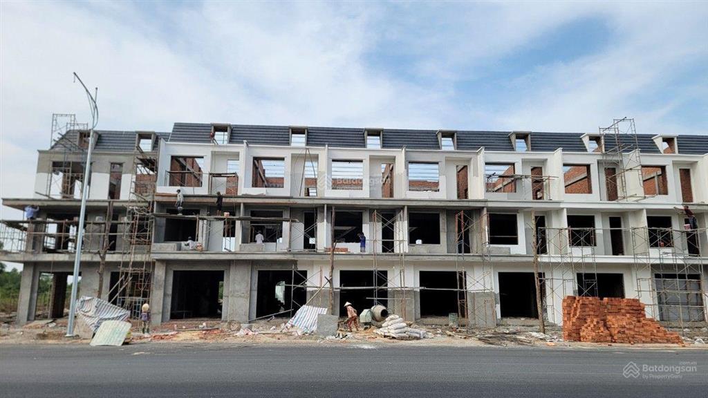Bán shophouse view đẹp tại đồng xoài, 4,5 tỷ, 250m2, nhiều tiện ích