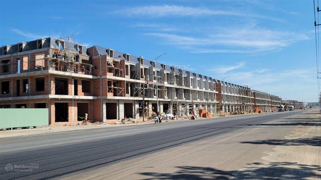 Bán shophouse view đẹp tại đồng xoài, 4,5 tỷ, 250m2, nhiều tiện ích