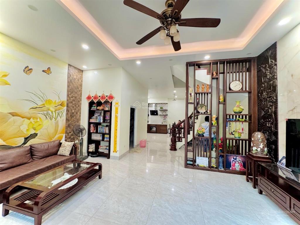 Bán nhà riêng vĩnh hồ, thái thịnh, cách ô tô 10m, 71m x 5 tầng, 2 mặt thoáng trước sau, 4 ngủ