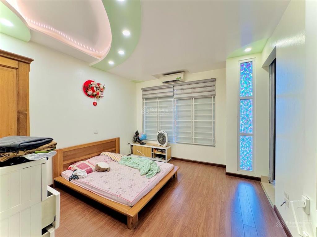 Bán nhà riêng vĩnh hồ, thái thịnh, cách ô tô 10m, 71m x 5 tầng, 2 mặt thoáng trước sau, 4 ngủ