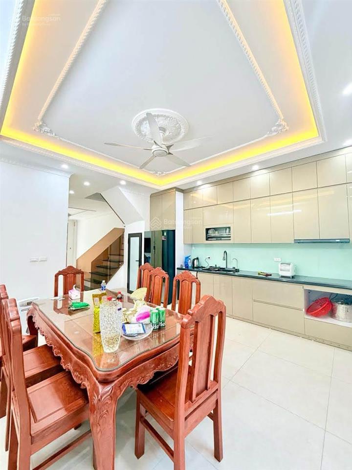 Bán nhà riêng hào nam, đống đa, gần ga cát linh, ô tô tránh, 45m x 4 tầng, 4 phòng ngủ