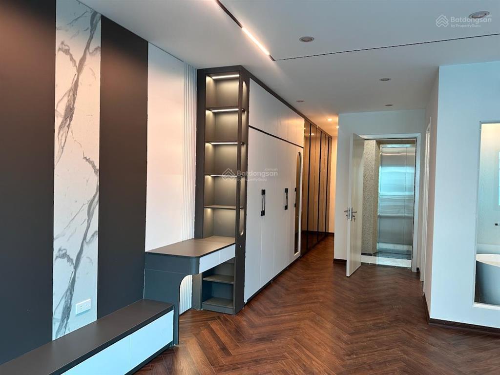 Bán nhà riêng ngọc khánh, ba đình, ngõ rộng gần ô tô, 55m x 6 tầng thang máy, full nội thất vip