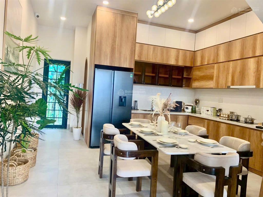 Chính chủ cần ra căn nhà 1 trệt 2 lầu. hiện tại đang cho thuê tháng 12tr. nhà đã hoàn công đầy đủ