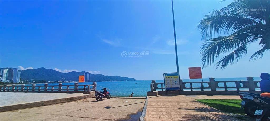 Mặt tiền củ chi  ngang dài 10m * cách biển hòn chồng 600m, giá 33 tỷ