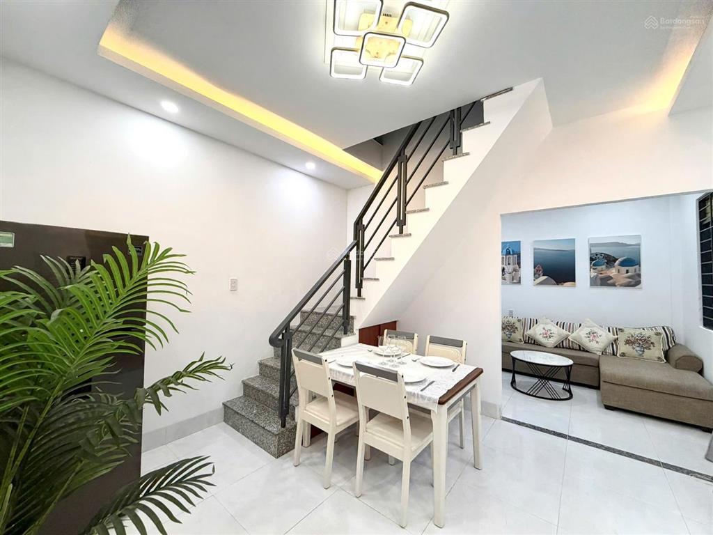 Nhà new 2 tầng, ôm góc khá rộng hẻm cao văn bé ] cách biển hòn chồng 500m giá mềm 3,350 tỷ