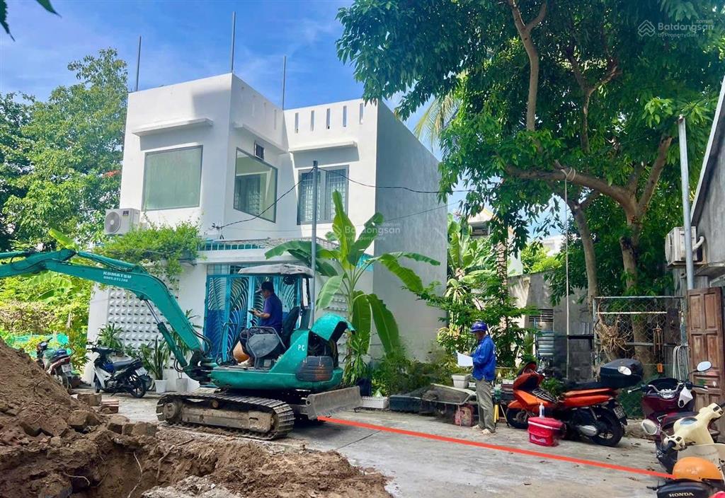 Đất hẻm củ chi  ngang 5,5m  cách biển hòn chồng 300m. giá 3,880 tỷ.