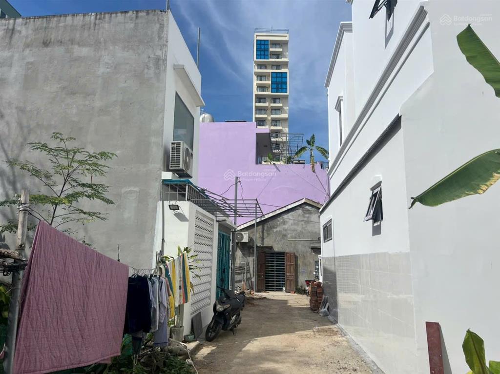 Đất hẻm củ chi  ngang 5,5m  cách biển hòn chồng 300m. giá 3,880 tỷ.