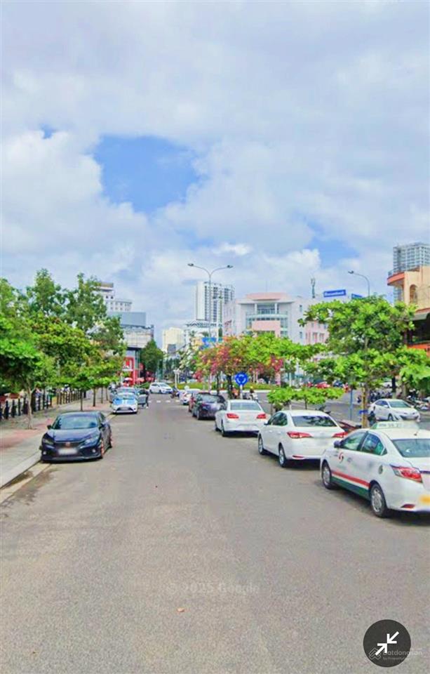 Nhà mặt tiền nguyễn trãi  đối diện nhà thờ núi * cách biển trần phú 800m. giá 38 tỷ