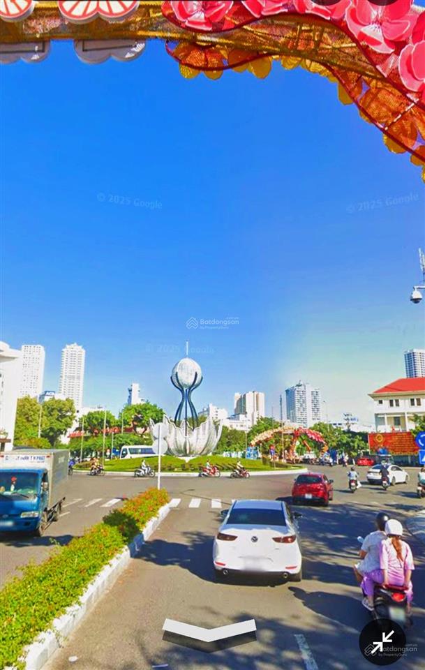 Nhà mặt tiền nguyễn trãi  đối diện nhà thờ núi * cách biển trần phú 800m. giá 38 tỷ