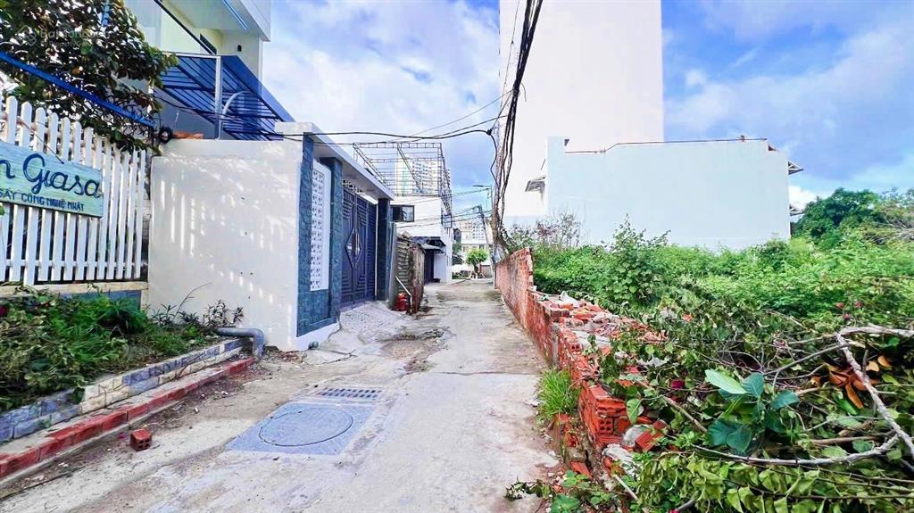 [ hẻm ô tô dương hiến quyền, ngang gần 13m ] ** cách biển ba làng 80m ** giá 18,4 tỷ