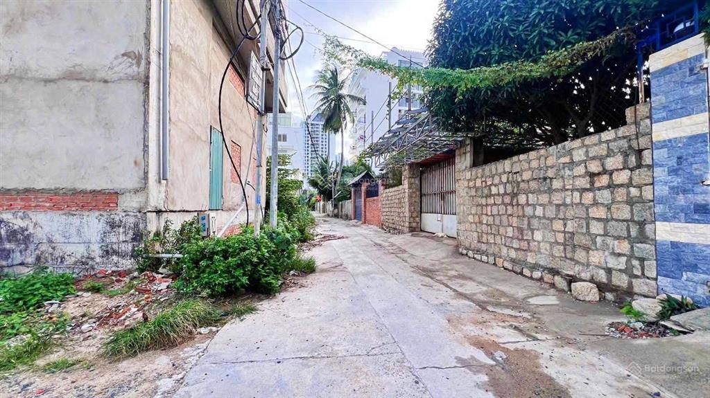 [ hẻm ô tô dương hiến quyền, ngang gần 13m ] ** cách biển ba làng 80m ** giá 18,4 tỷ