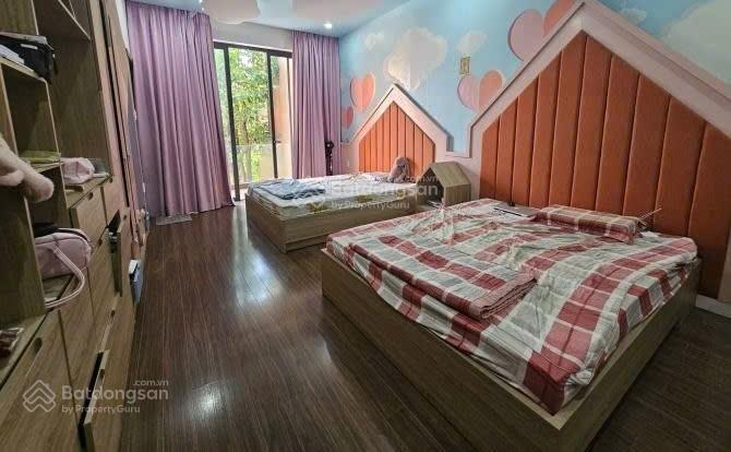 Nhà 3 tầng lê quý đôn  gần lê thánh tôn * vị trí cực đẹp. giá 33 tỷ.