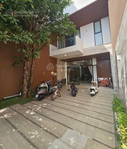 Nhà 3 tầng lê quý đôn  gần lê thánh tôn * vị trí cực đẹp. giá 33 tỷ.