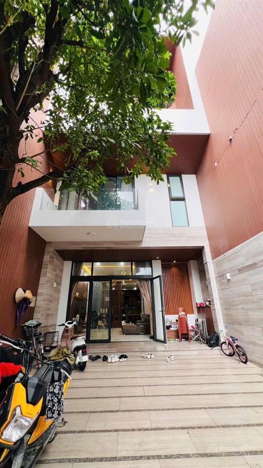 Nhà 3 tầng lê quý đôn  gần lê thánh tôn * vị trí cực đẹp. giá 33 tỷ.