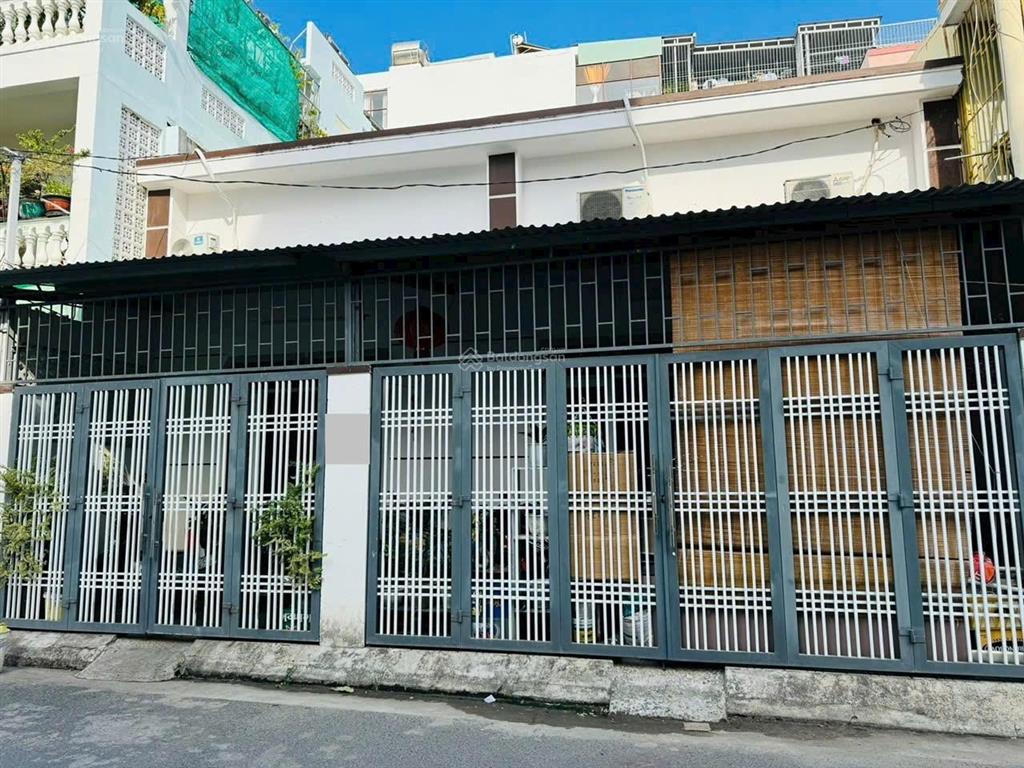 Mặt tiền đoàn thị điểm, ngang 9,6m cách biển trần phú 500m giá 17,5 tỷ
