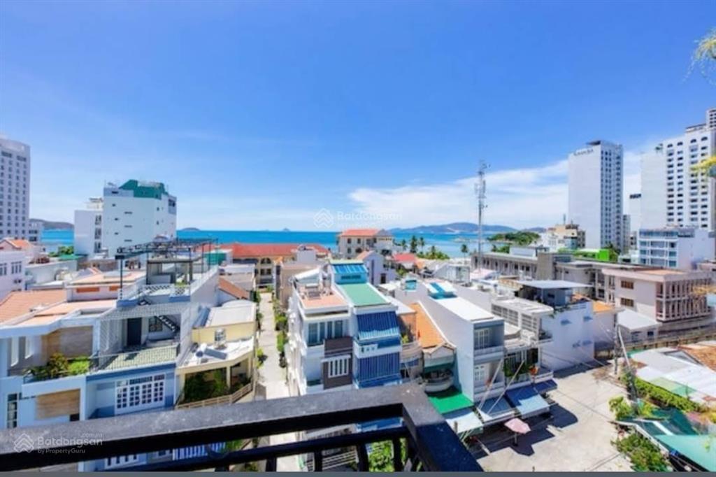Hotel & căn hộ 6,5 tầng, đường sao biển, cho thu nhập ổn định, cách biển hòn chồng 250m giá 15 tỷ