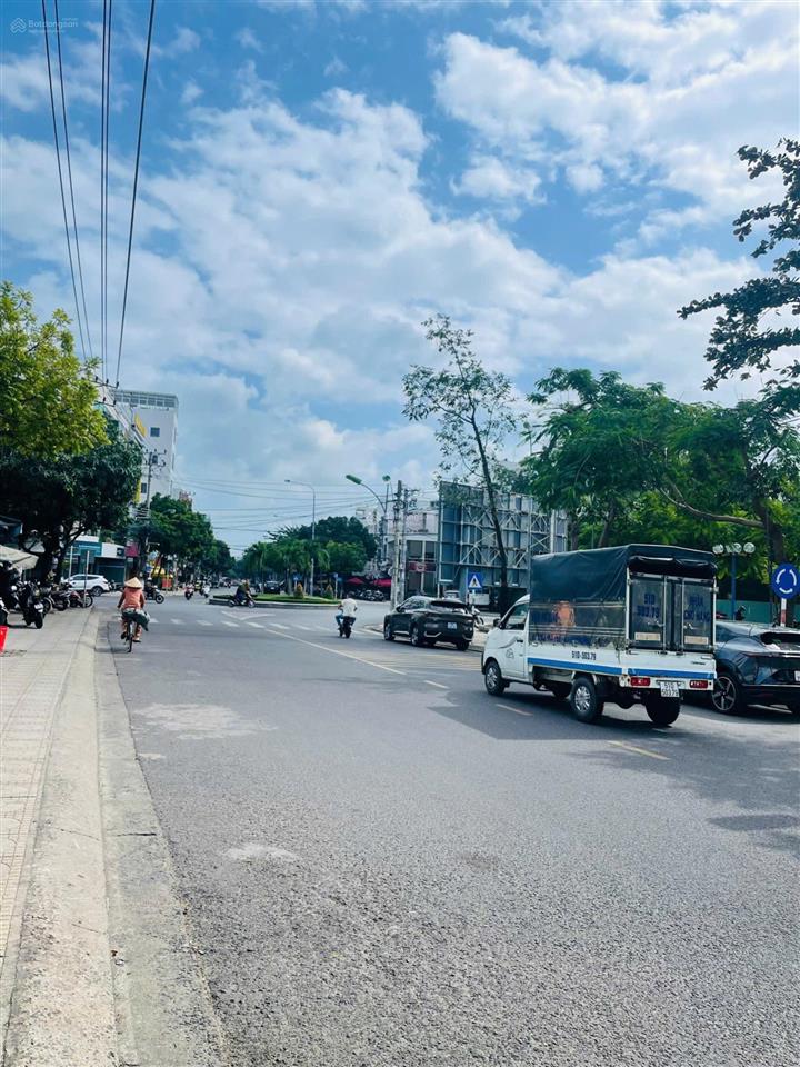 Nhà cấp 4 mặt tiền dã tượng  khá gần nguyễn tri phương giá 18,5 tỷ.