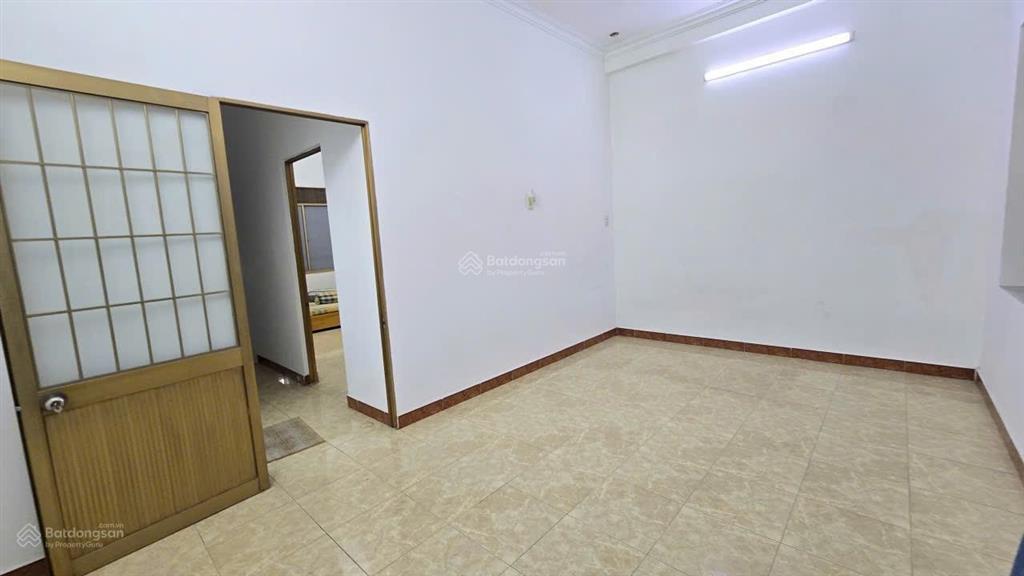 { nhà cấp 4 mặt tiền hương sơn  ngang 8,5m } cách biển trần phú 1,2km. giá 11,8 tỷ