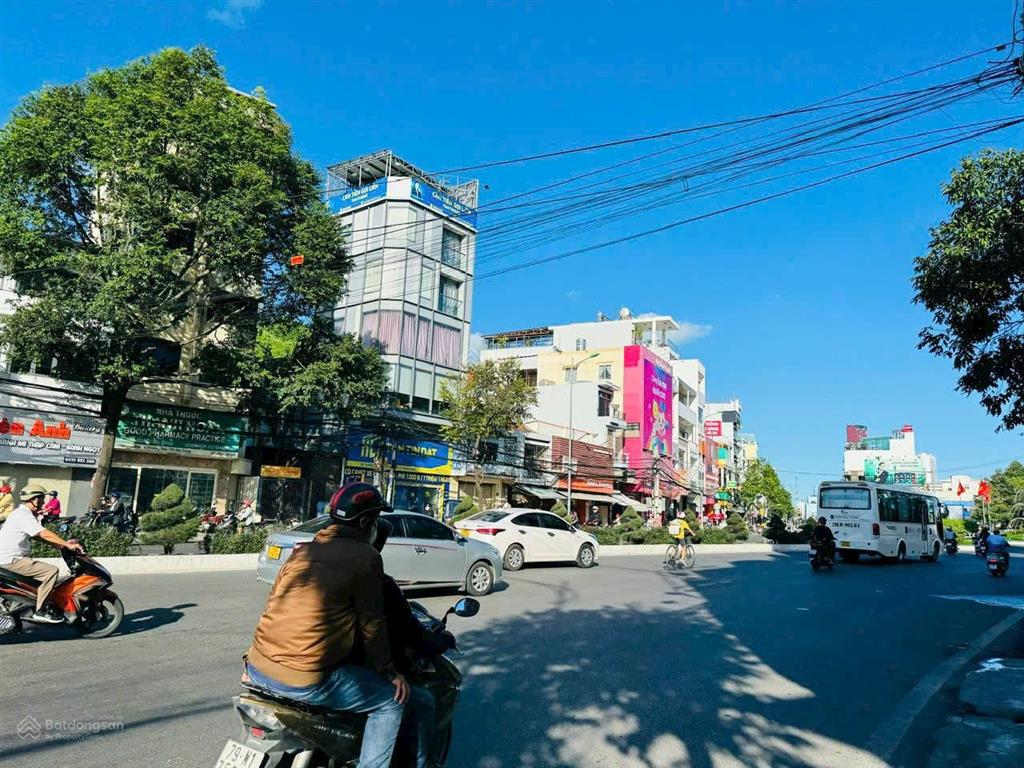 Nhà 2 tầng mặt tiền thống nhất, ngang 8,3m. vị trí đắc địa. giá 38 tỷ