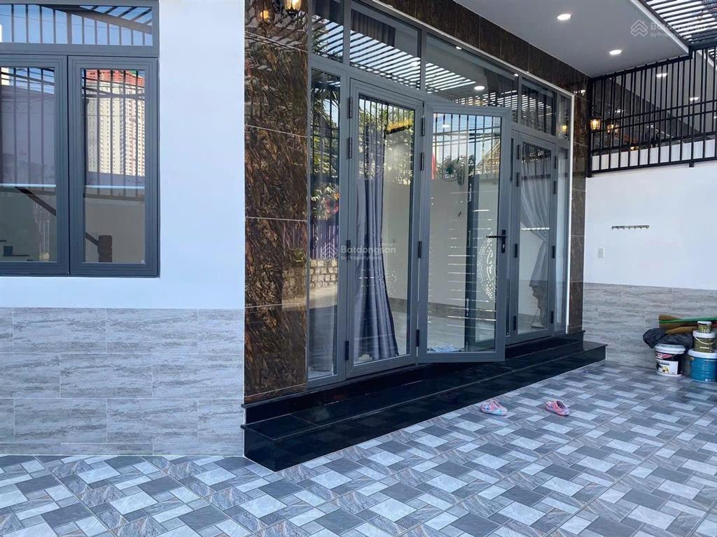 Nhà góc 2 mặt thoáng, 3 tầng mai an tiêm, gần đh nha trang, sẵn dòng tiền cho thuê. giá 7,250 tỷ