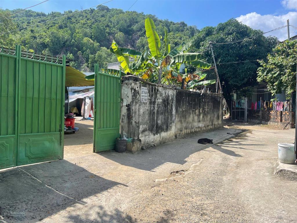 Mặt tiền đường dương vân nga, ngang dài 14m * ô tô quay đầu. giá 10 tỷ