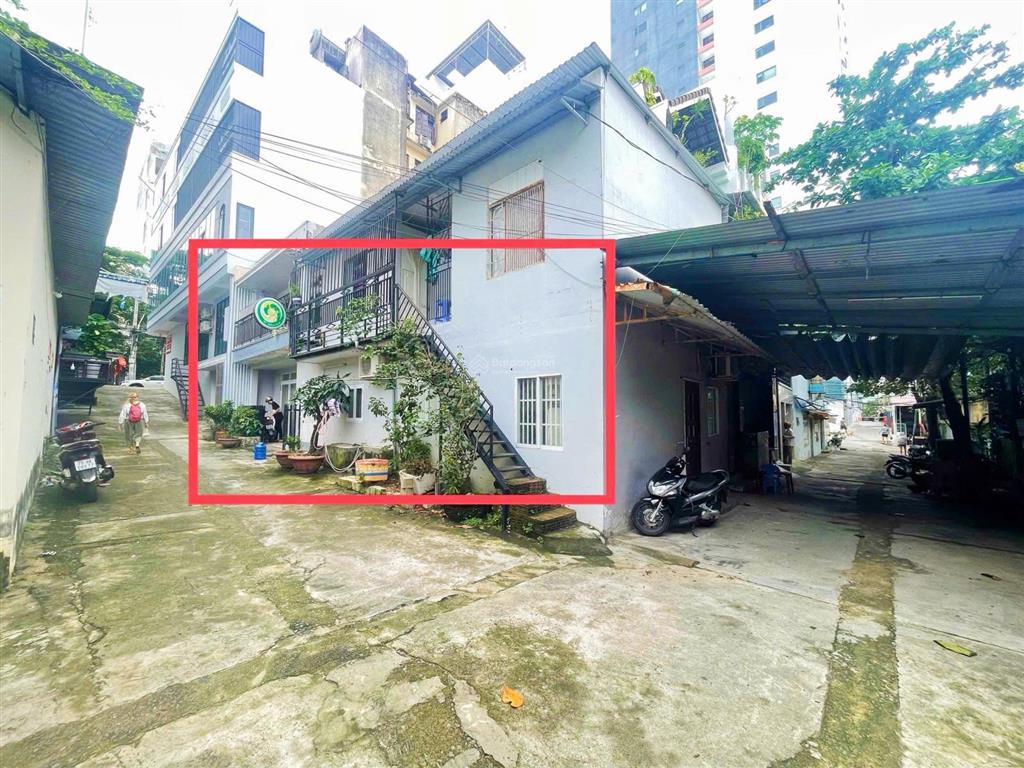 Nhà góc 2 mặt tiền nguyễn đình chiểu cách biển hòn chồng 300m đường hẻm thông ô tô giá 10,5 tỷ