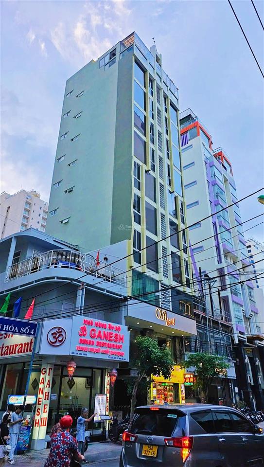 Khách sạn 12 tầng  mặt tiền hùng vương. cách biển trần phú 280m. giá 40 tỷ