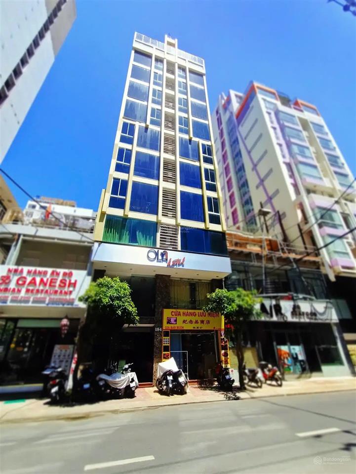 Khách sạn 12 tầng  mặt tiền hùng vương. cách biển trần phú 280m. giá 40 tỷ