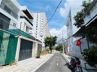 [ mặt tiền phan thị niên  ngang 5m ] ** cách biển hòn chồng  700m ** giá  4,7 tỷ