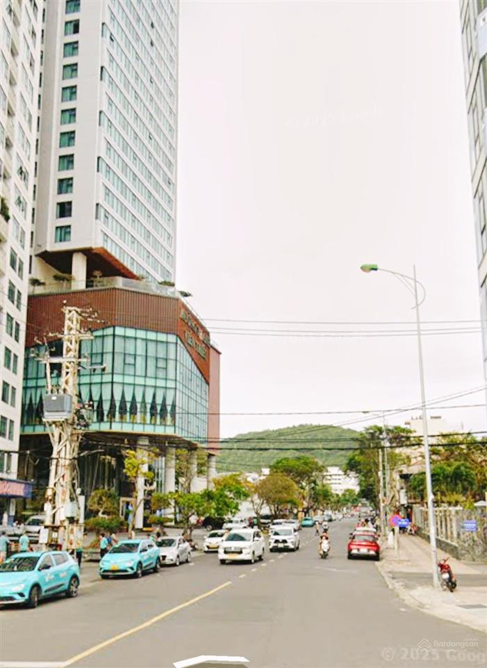 Sát biển hòn chồng, hẻm thông ô tô đường đường đặng tất, giá  95 tỷ, cần chủ mới