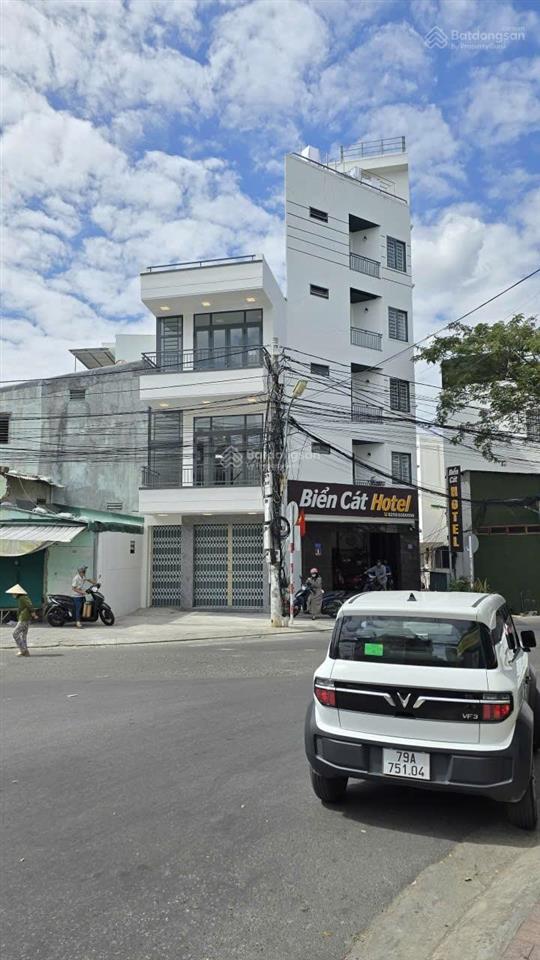 [ nhà góc 3 tầng  ngay vòng xoay lê hồng phong giao đường số 13 ]  giá 15,5 tỷ