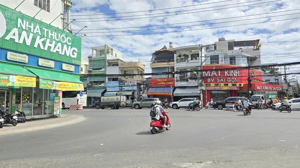 [ nhà góc 3 tầng  ngay vòng xoay lê hồng phong giao đường số 13 ]  giá 15,5 tỷ