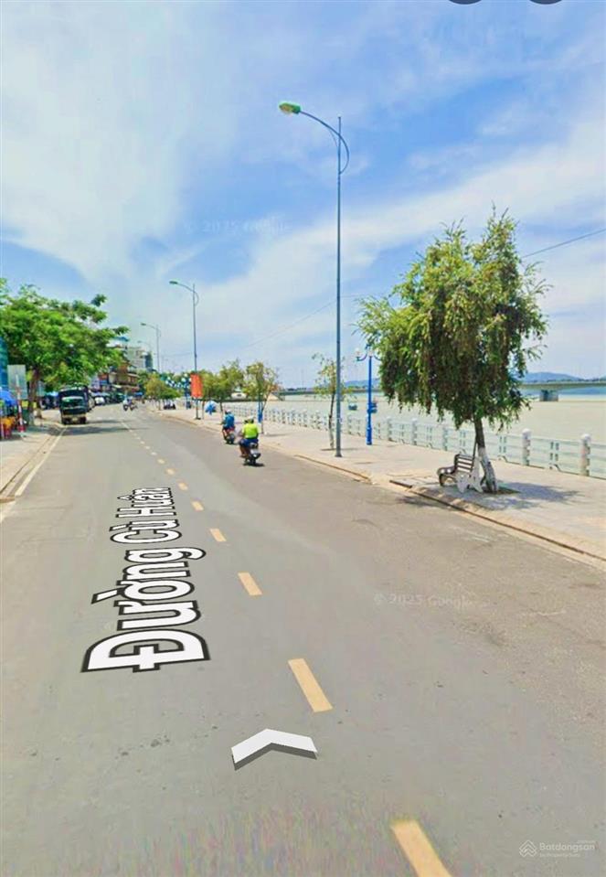 Nhà 2 tầng, góc 2 mặt thoáng hẻm cù huân  sát biển trần phú cách đường chính ô tô 20m giá  7 tỷ