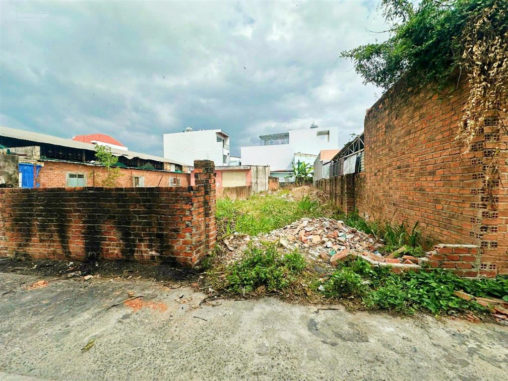 Đất ô tô thái phiên  ngang 7,5m hẻm ô tô vi vu cách biển hòn chồng 1,8km. giá 6,8 tỷ