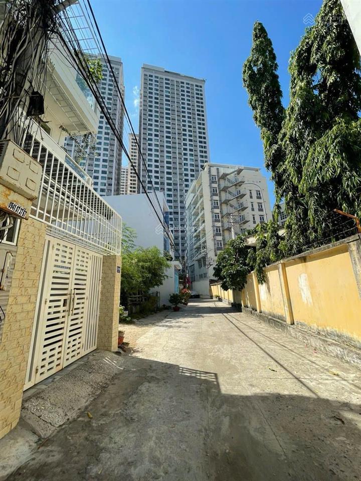Nhà 4 tầng cao văn bé, cách biển hòn chồng 180m. giá 10,5 tỷ
