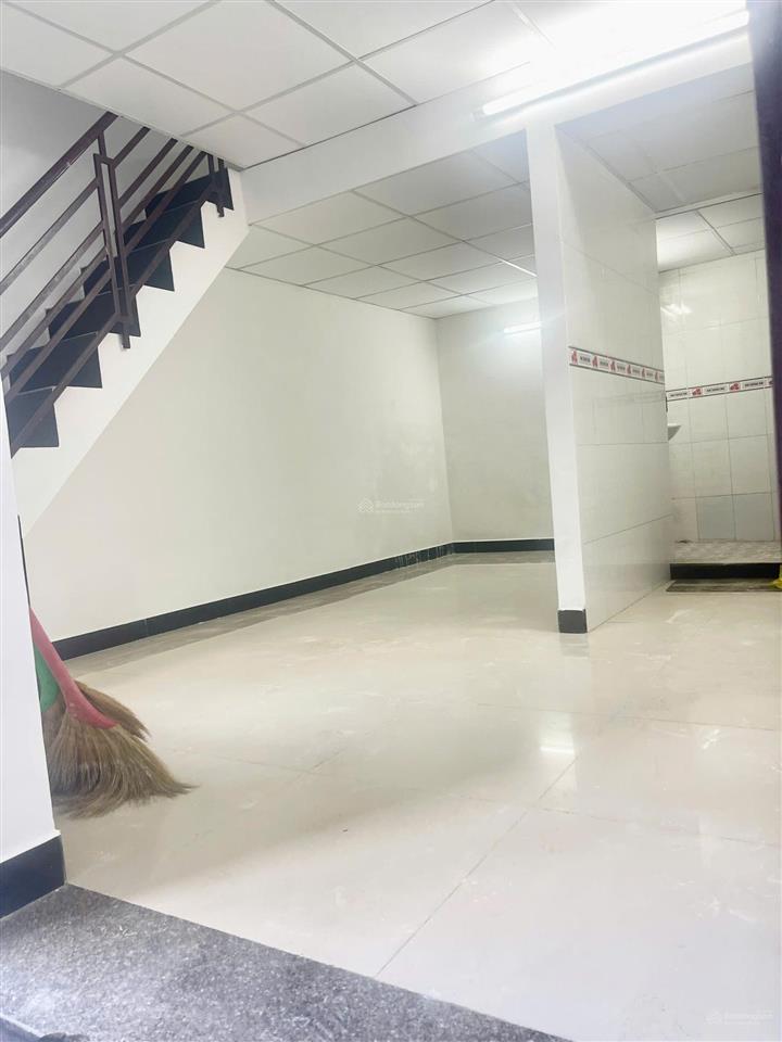 Căn nhà tập thể 74b quang trung, hẻm 2,4m * cách biển trần phú 450m. giá 2,150 tỷ