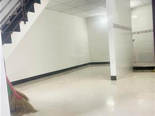 Căn nhà tập thể 74b quang trung  hẻm 2,4m * cách biển trần phú 450m.  giá 2,150 tỷ