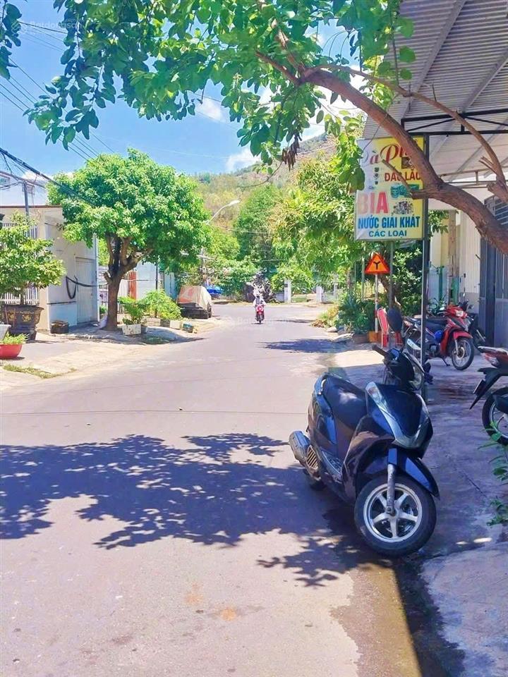 Nhà nguyễn phong sắc gần trạm đăng kiểm, cách biển hòn chồng 2,5km giá 4,680 tỷ