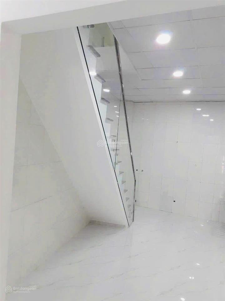 Nhà 2 tầng new, sát trạm đăng kiểm * đường ô tô rộng 10m thuê 5,5tr/ tháng giá  4,850 tỷ