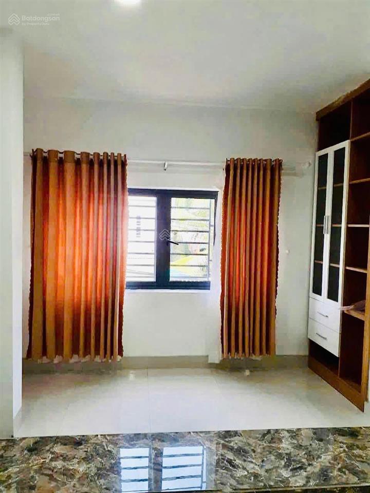 Nhà 2 tầng new, sát trạm đăng kiểm * đường ô tô rộng 10m thuê 5,5tr/ tháng giá  4,850 tỷ