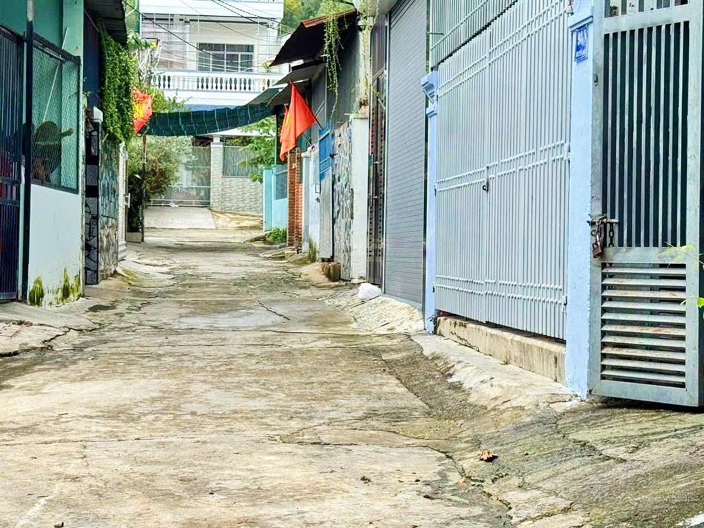 Đất ô tô hẻm nguyễn chích, cách biển hòn chồng 900m. giá 3,6 tỷ